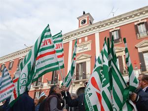 Edilizia: Filca Cisl, in Puglia il settore si sta sgretolando. Aprire i cantieri già finanziati è ossigeno per i lavoratori