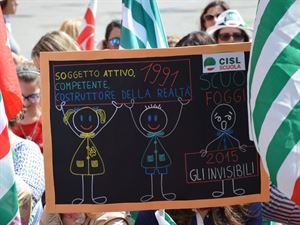 Scuola: 25mila in piazza a Bari tra docenti, personale, dirigenti e studenti contro la riforma