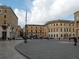 Sit-in lavoratori dei consorzi di bonifica: Fai Cisl Flai Cgil e Filbi Uil Lecce accolti in Prefettura